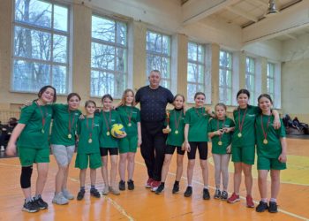 Tautas bumbas un florbola sacensības