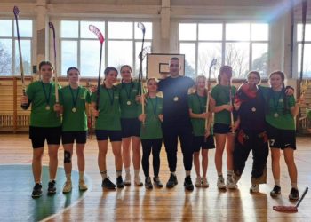 Meitenēm 2. vieta Ziemeļu rajona sacensībās florbolā